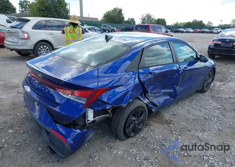 2021 Hyundai Elantra Sel z USA, uszkodzony, nr VIN 5NPLM4AG3MH021924